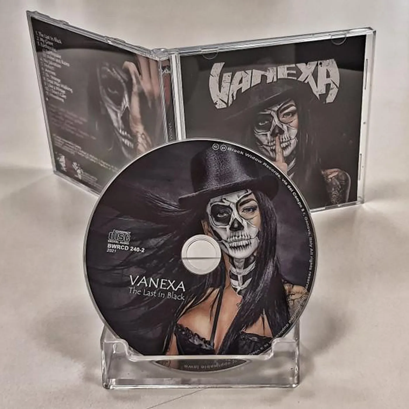 Vanexa LAST IN BLACK CD