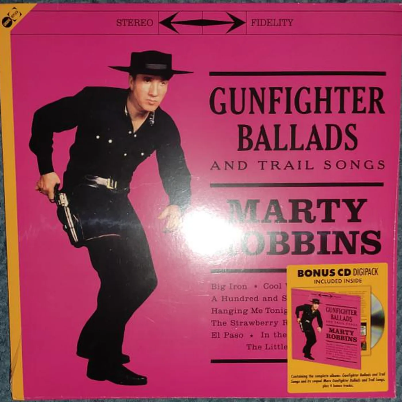 Amazon.com: Sings Gunfighter Ballads and Trail Songs (CLEAR