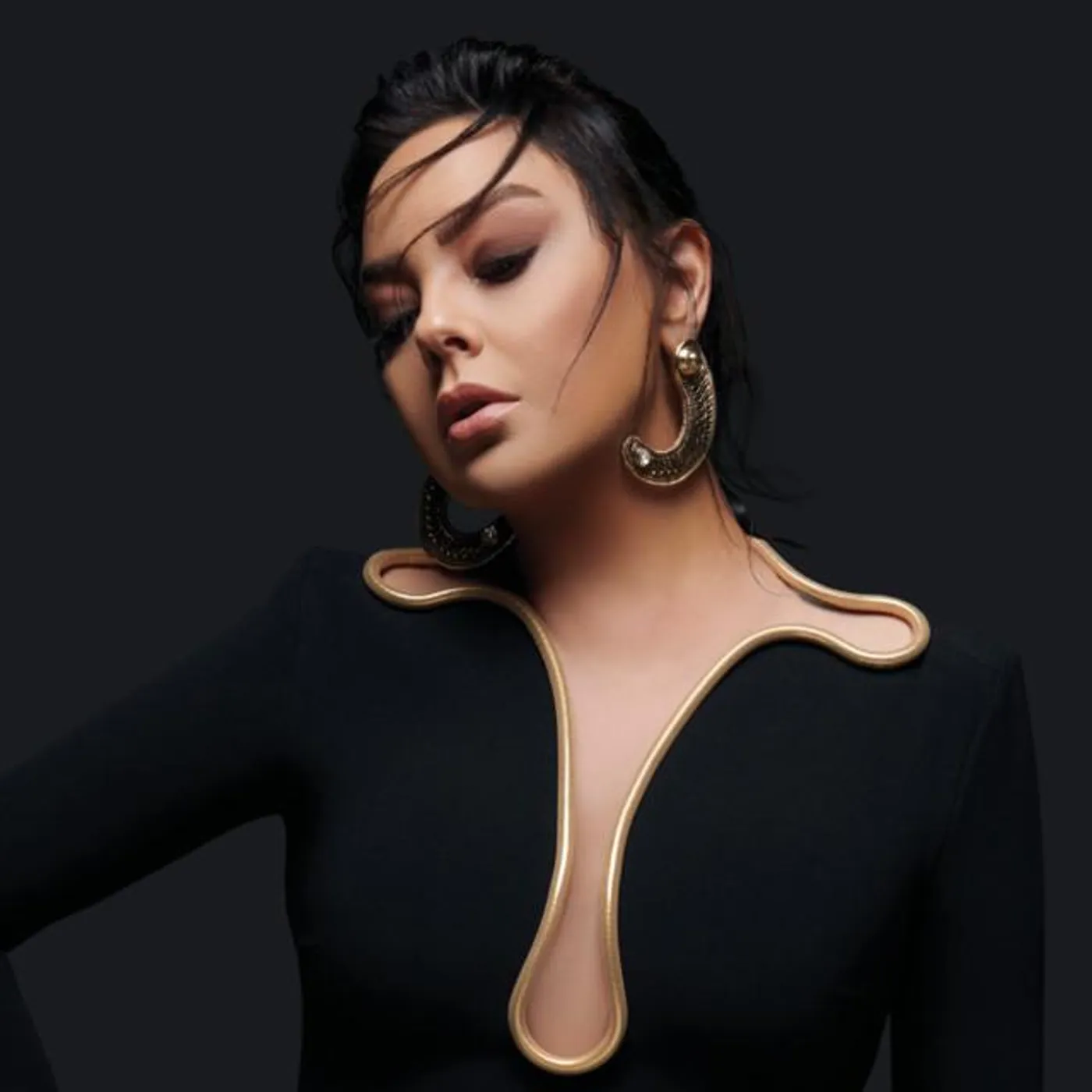 Ebru Gündeş Brand Page