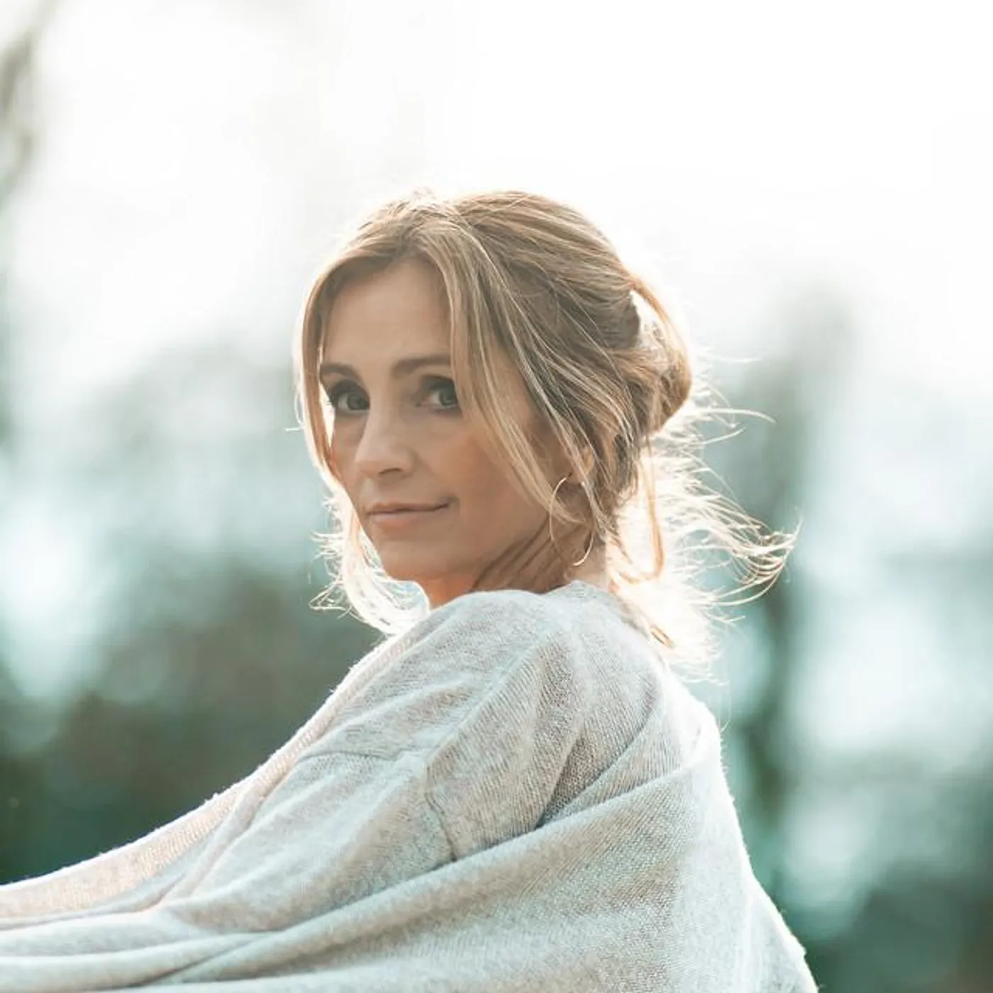 Cara Dillon Brand Page