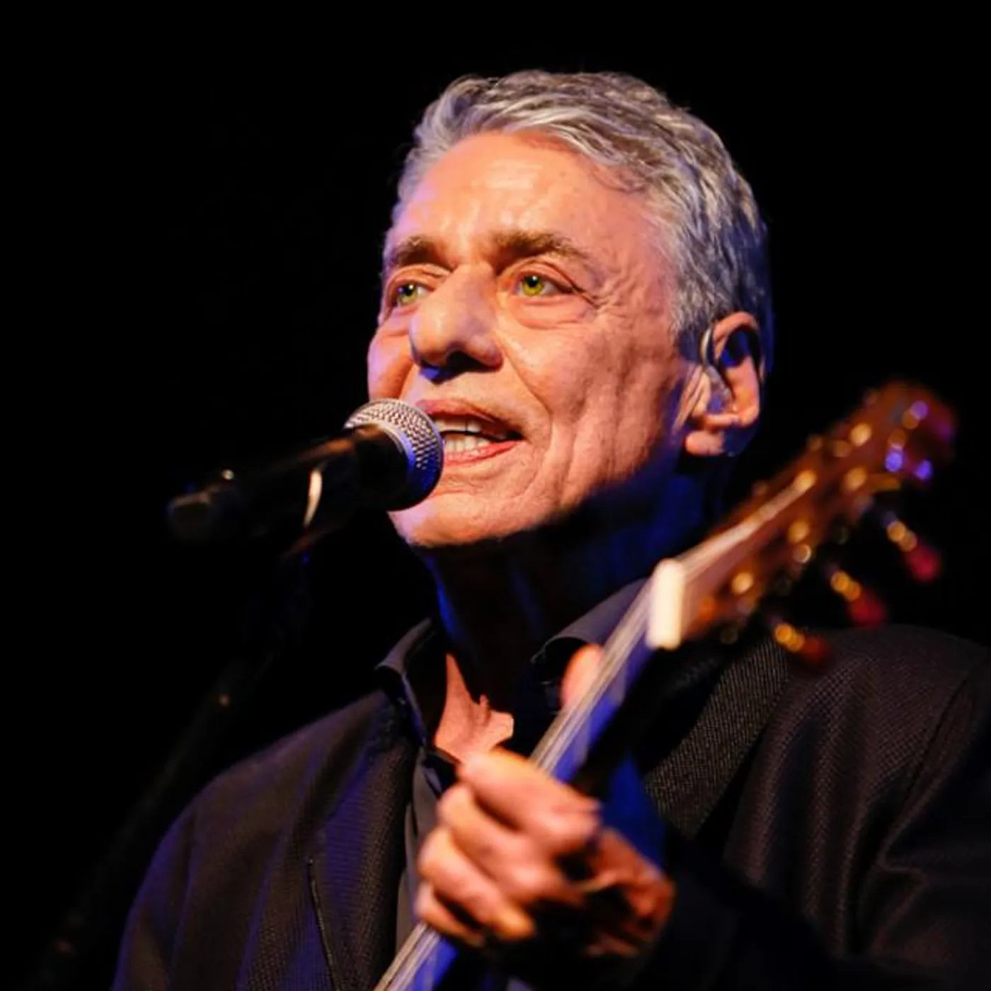 Chico Buarque Brand Page