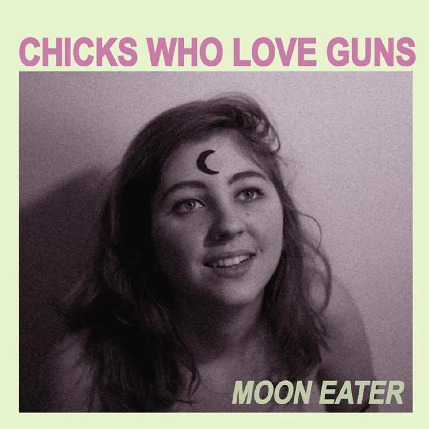 Chicks Who Love Guns