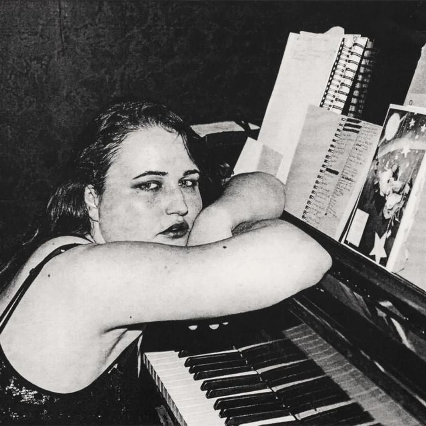 Amy Studt Brand Page