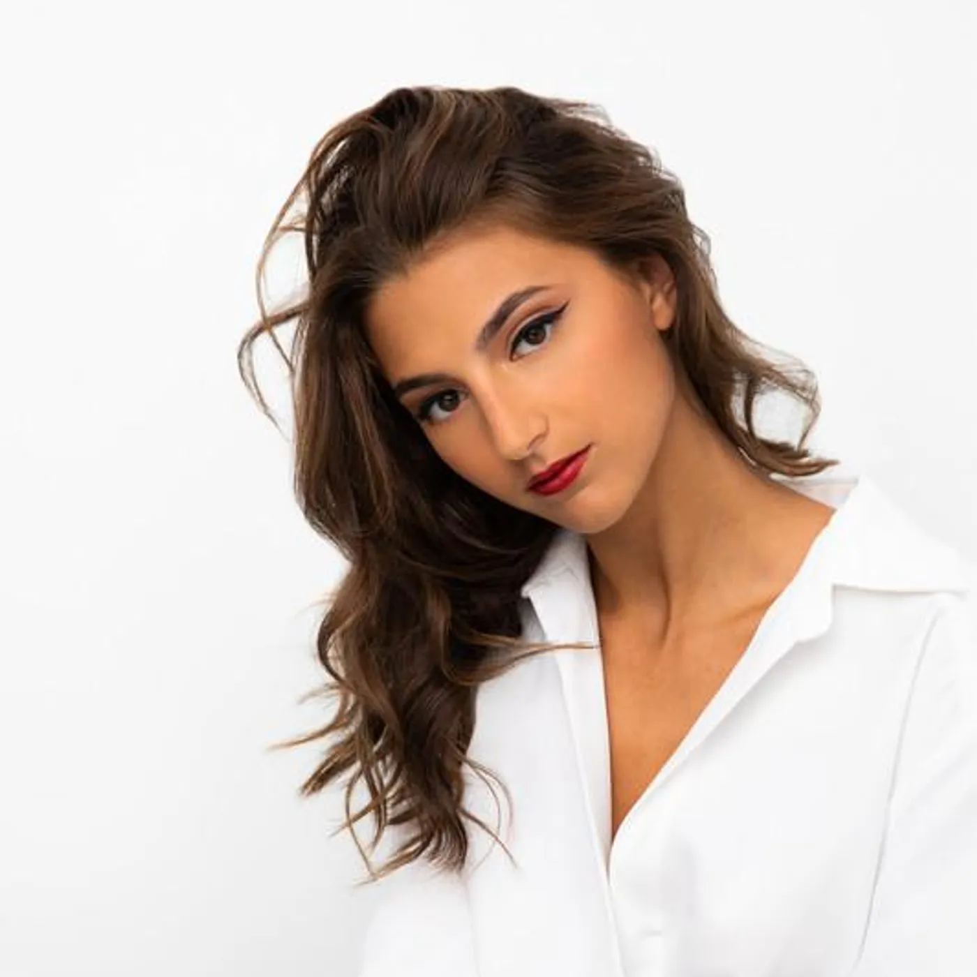 Analise Scarpaci Brand Page