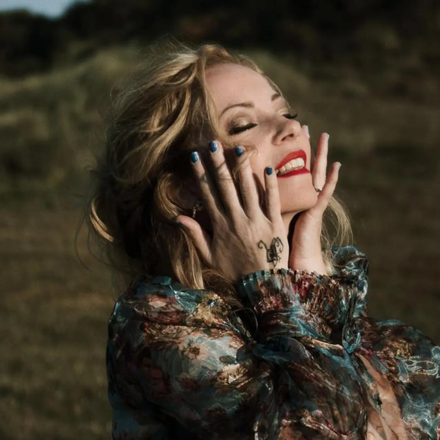 Anneke Van Giersbergen Brand Page