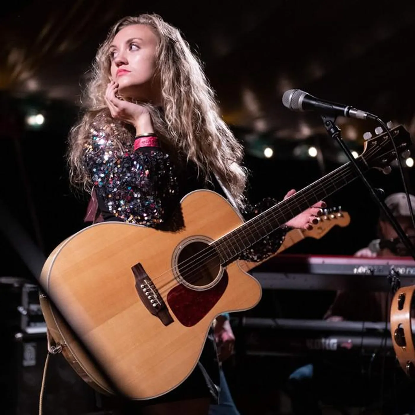 Abby Bryant & The Echoes Brand Page