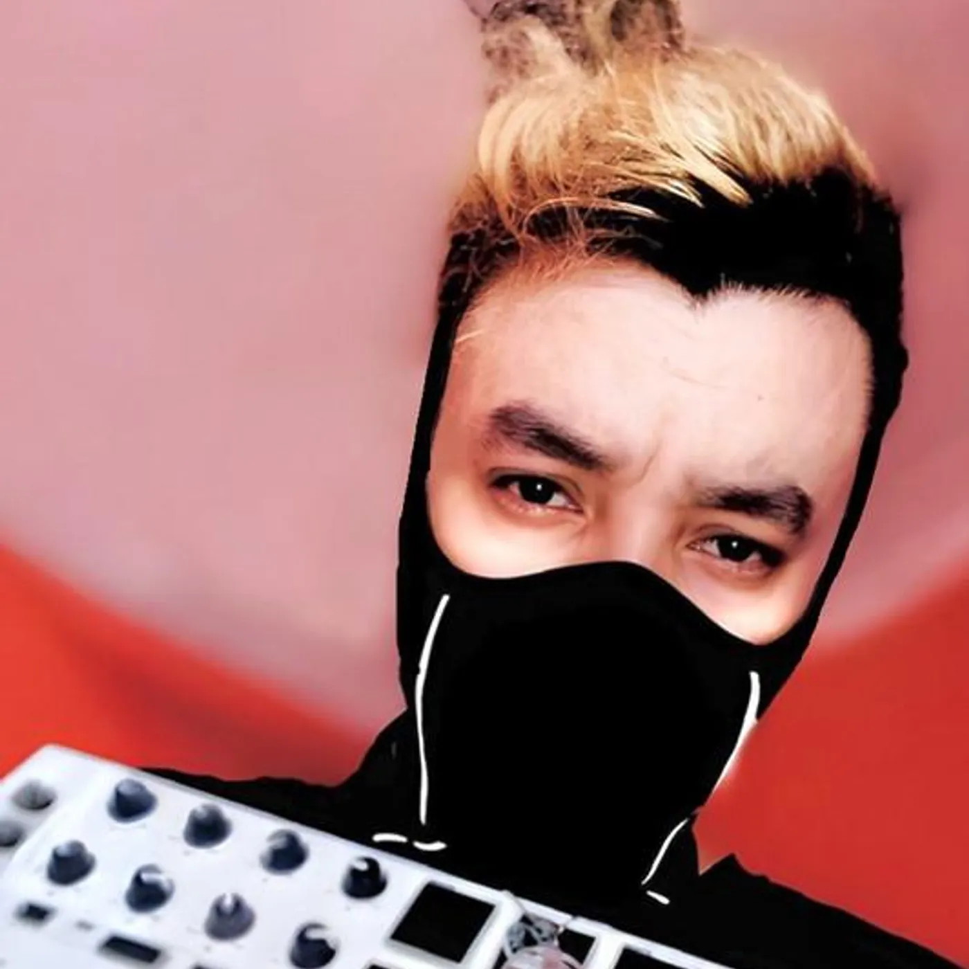 AbdbtZ Brand Page