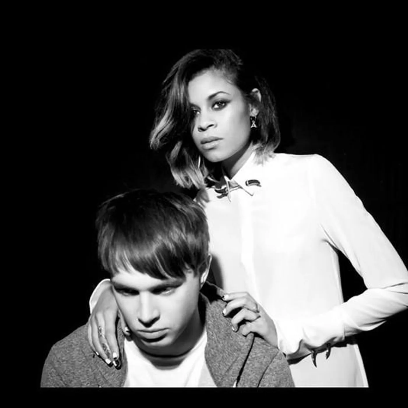 AlunaGeorge Brand Page