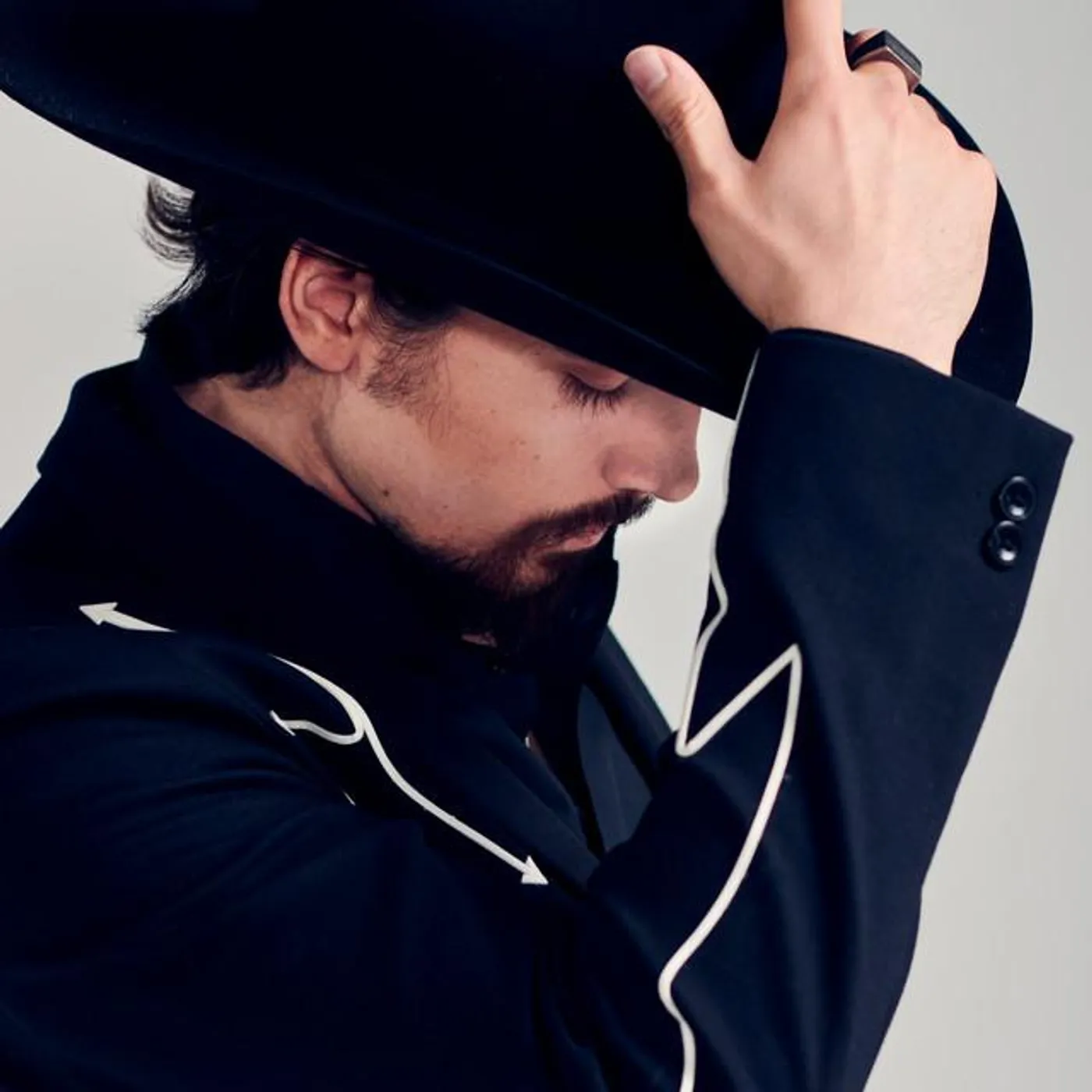 Alex Fernández Brand Page