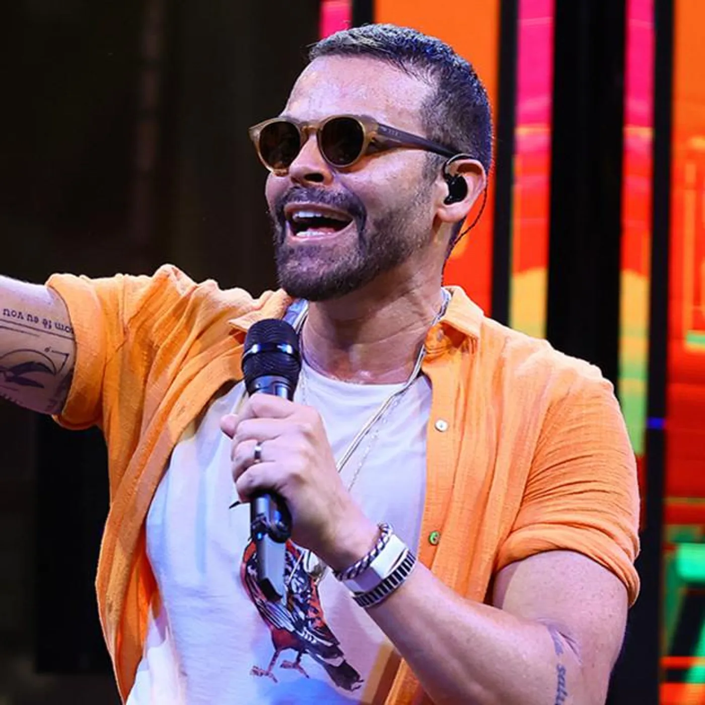 Alexandre Peixe Brand Page