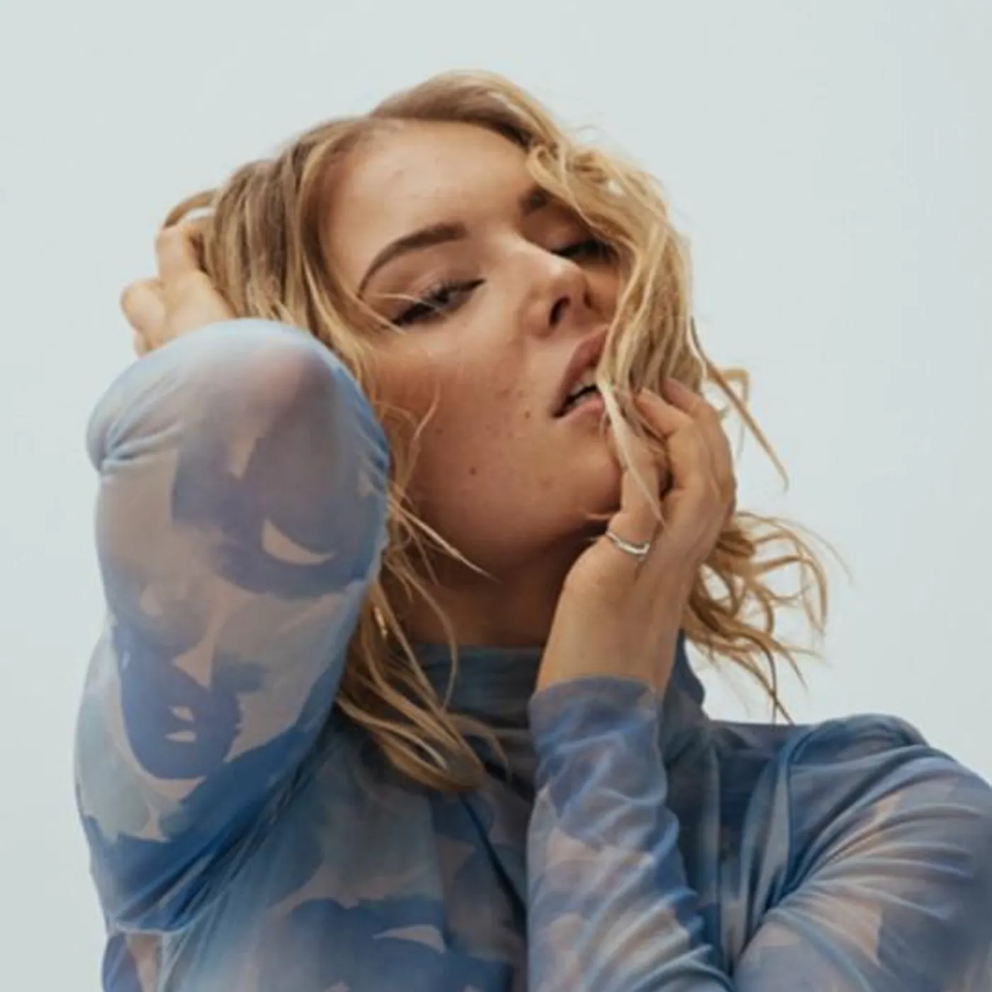 Alma Agger Brand Page