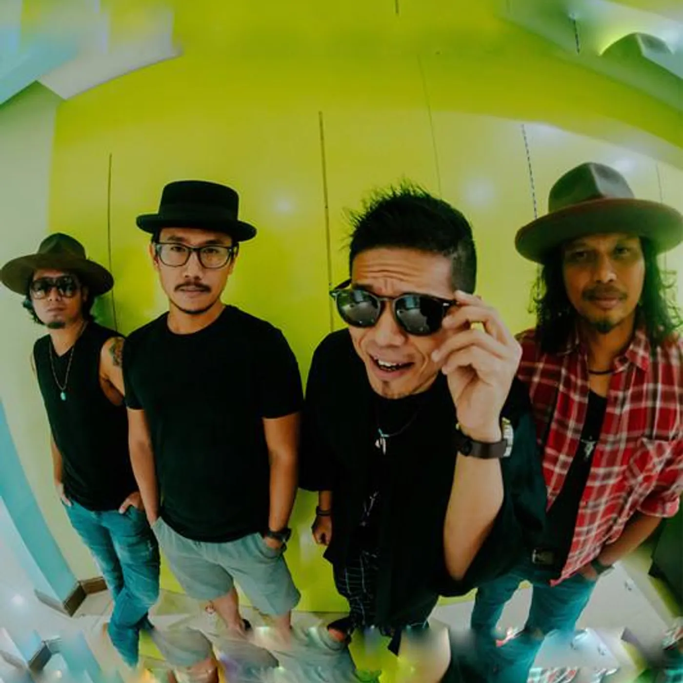 Baim and Gugun Blues Shelter