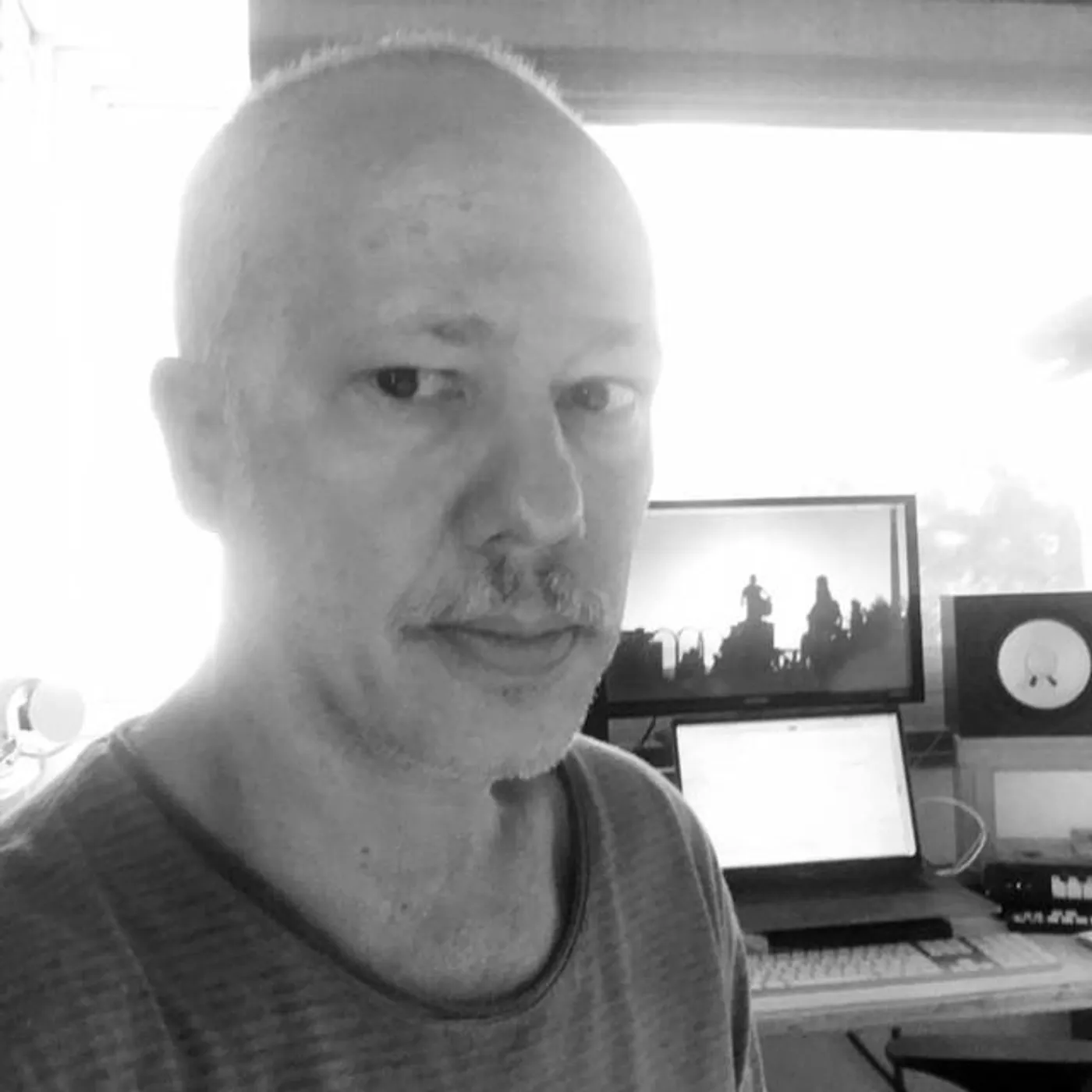 Beto Villares Brand Page