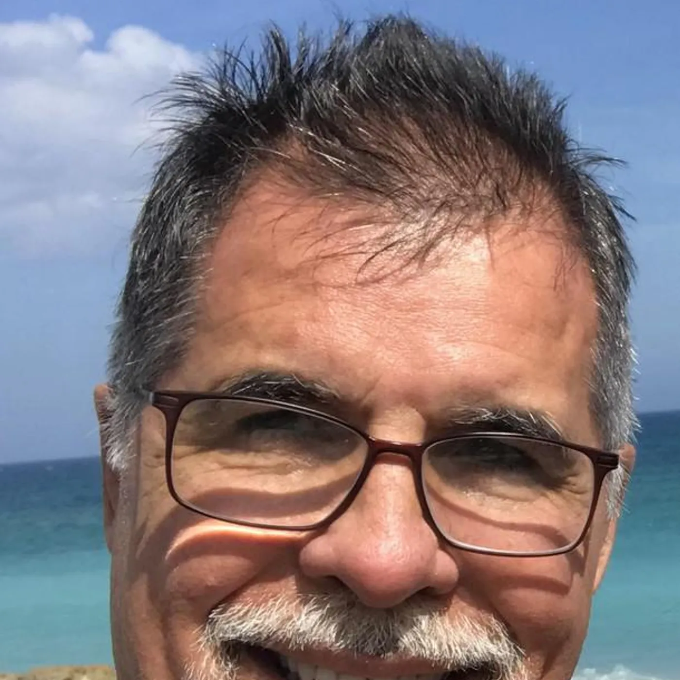 Guilherme Kerr Brand Page