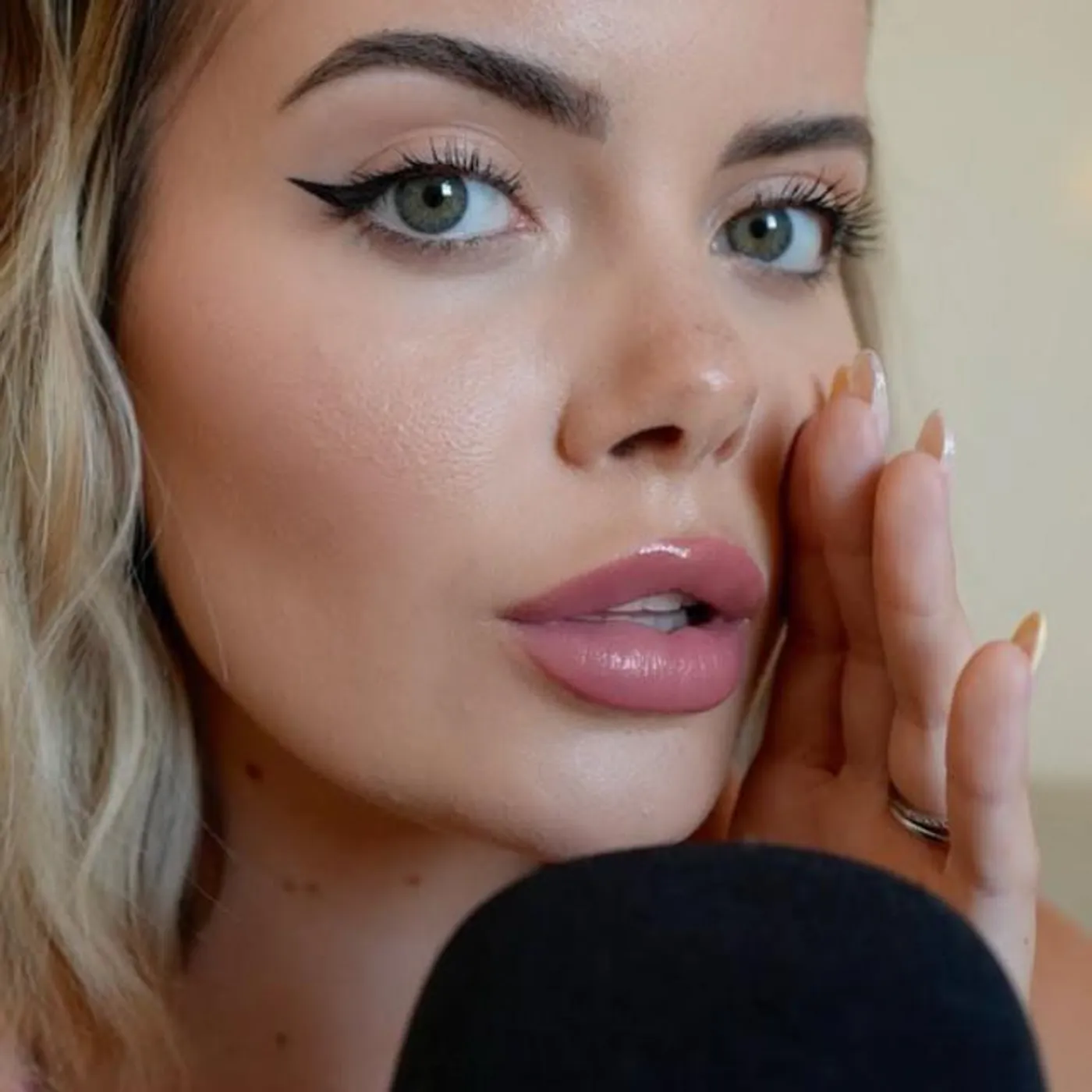 Dolce Romy ASMR