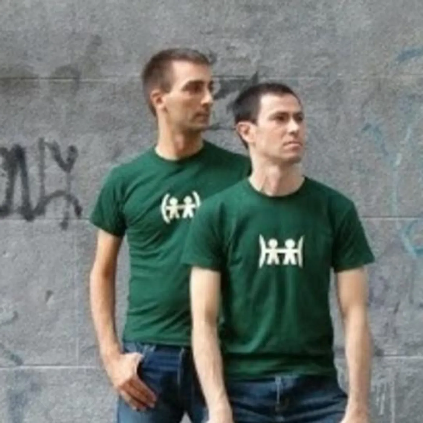 Dos Hombres Solos
