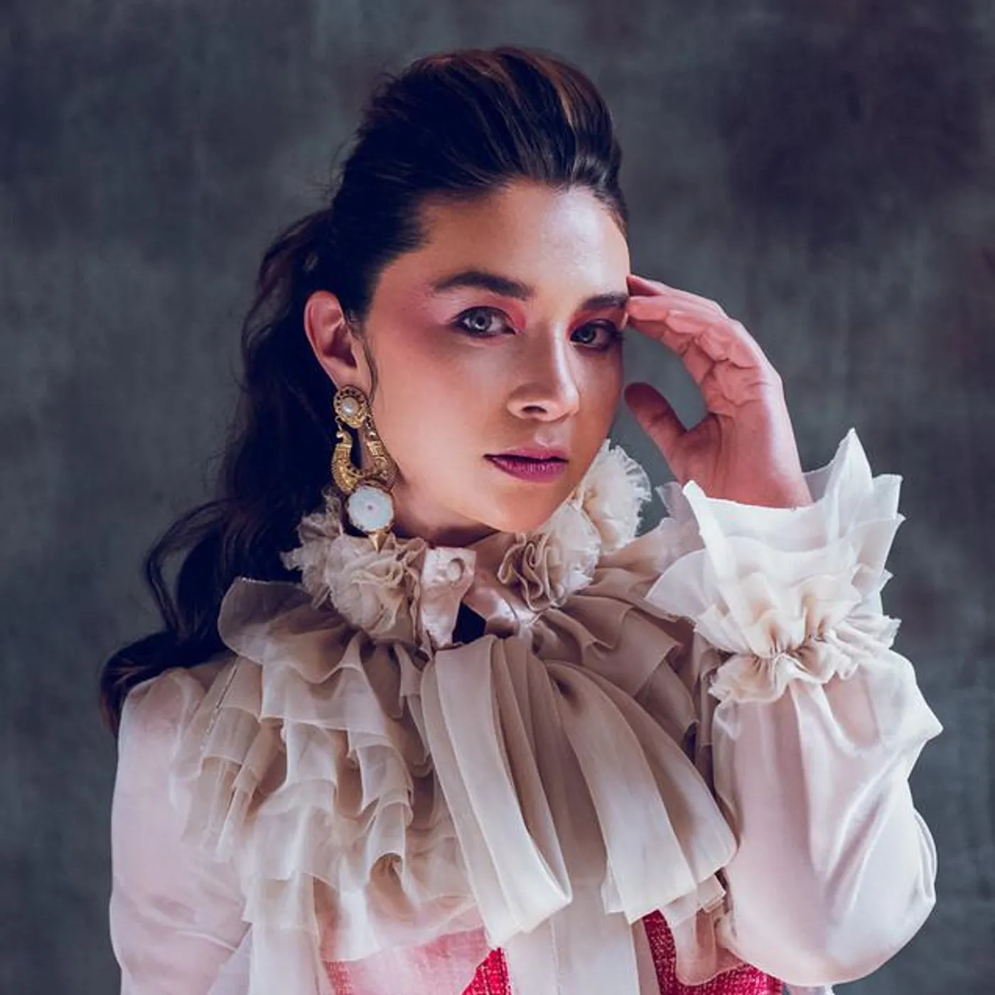 Daniela Luján Brand Page