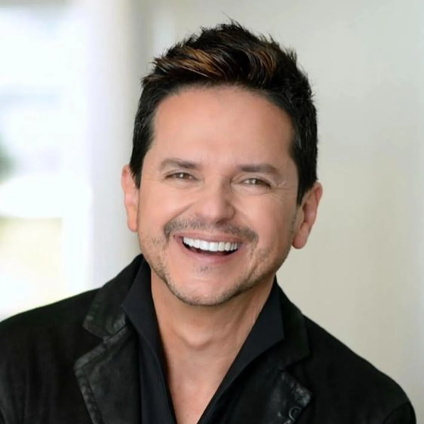 Danilo Montero Brand Page