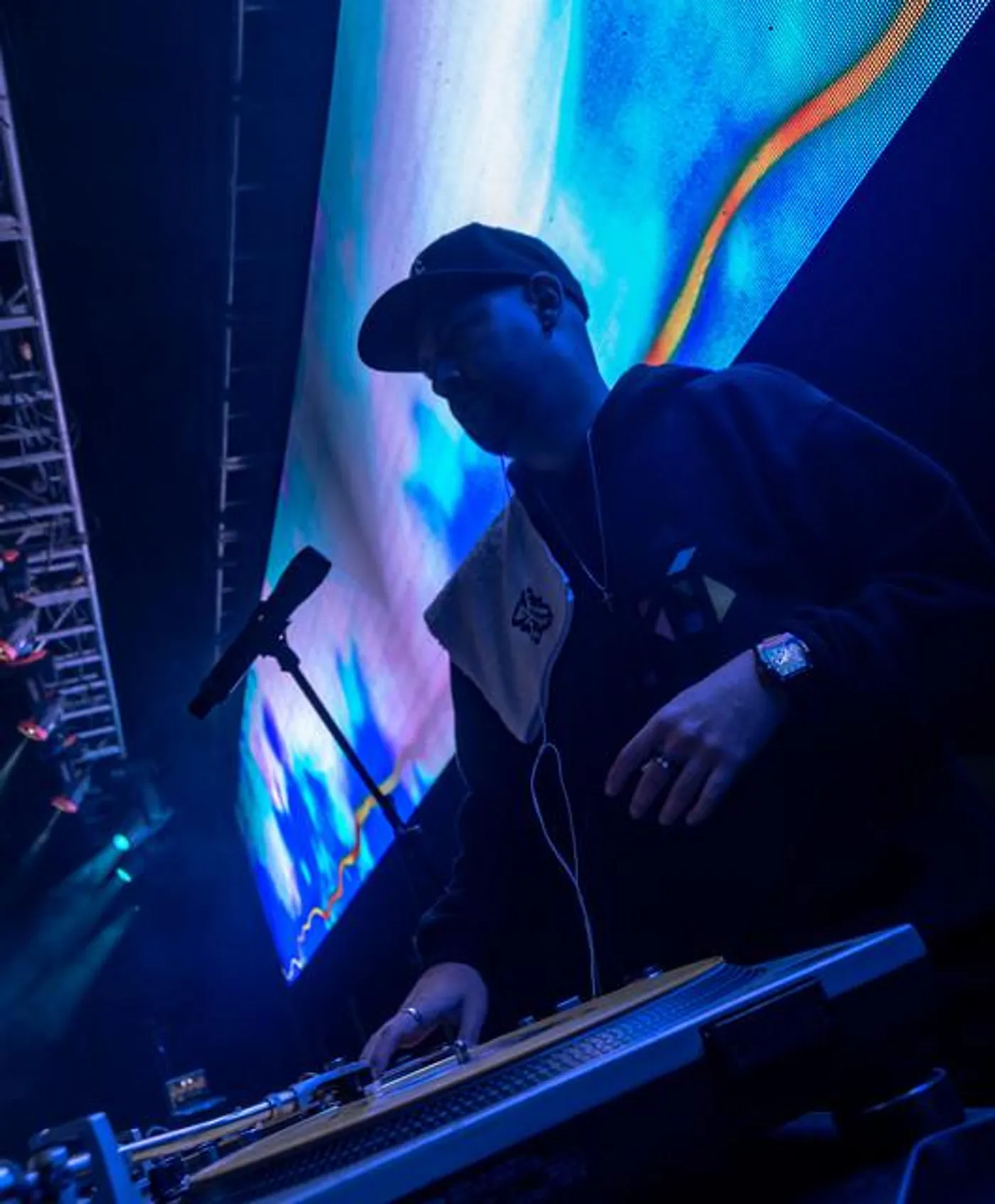 Dj 113