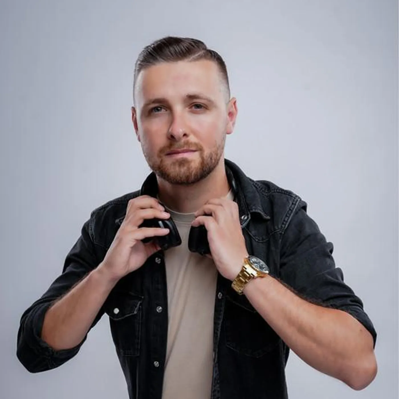 DJ Clau Brand Page