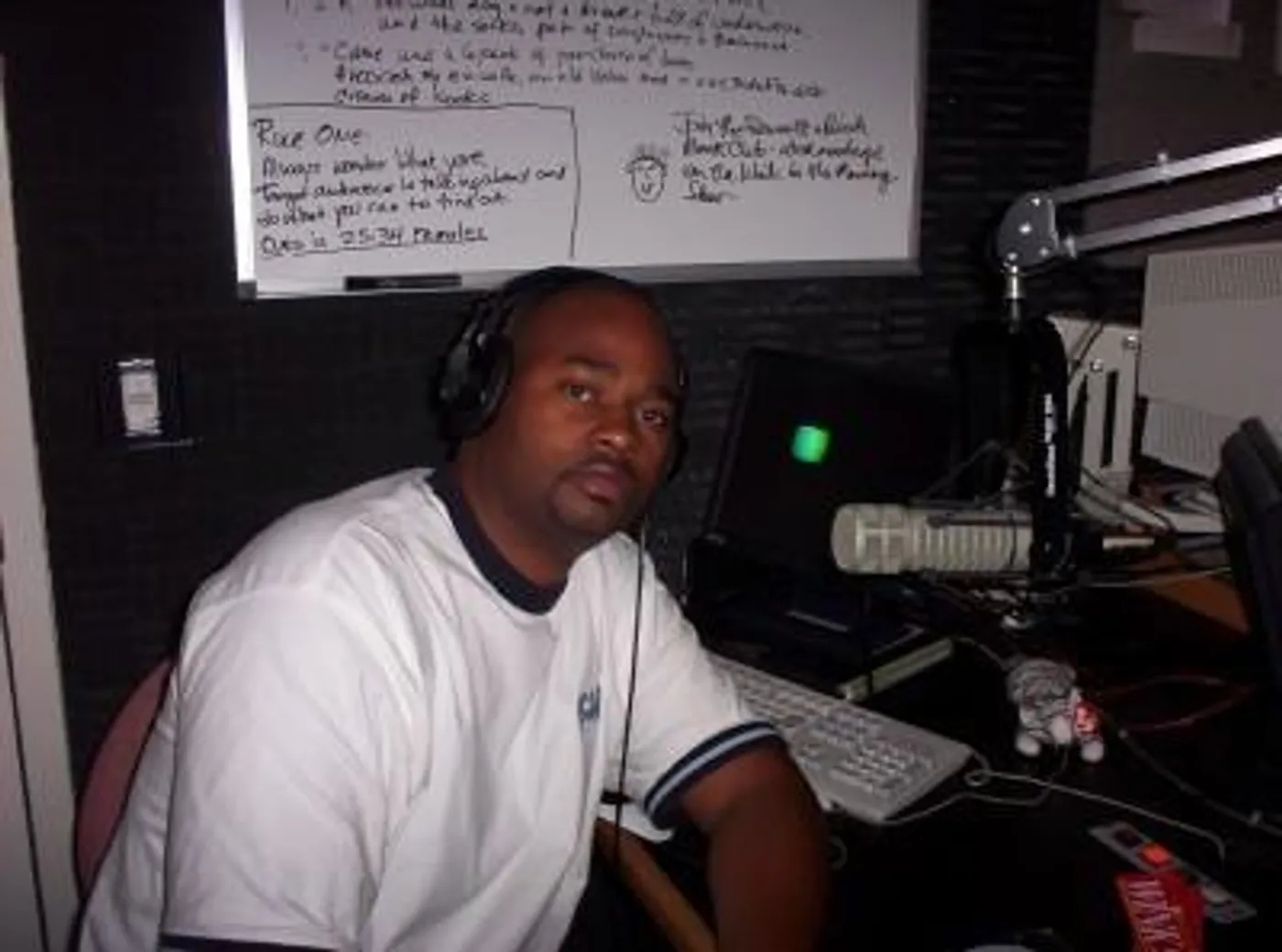 DJ DEW