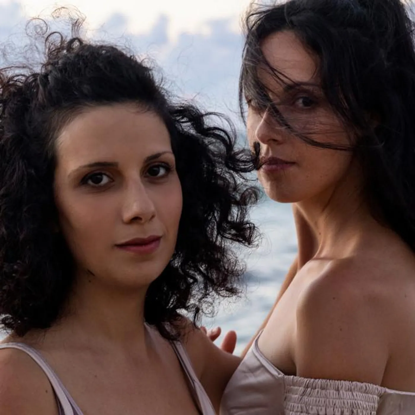 Djamchid Sisters