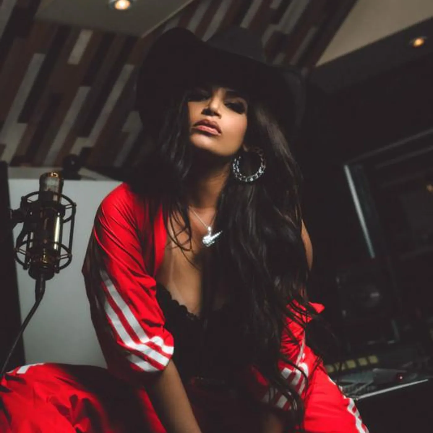 Dunia Ojeda Brand Page