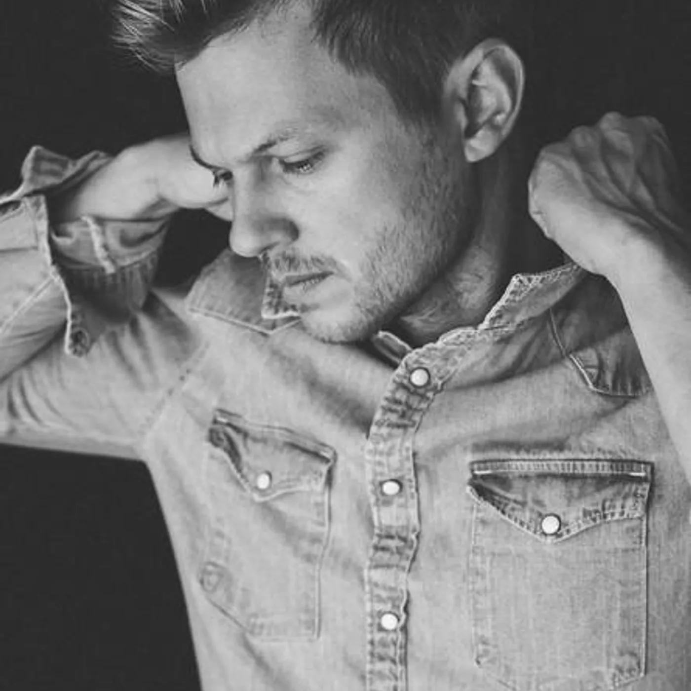 Dustin Ruth Brand Page