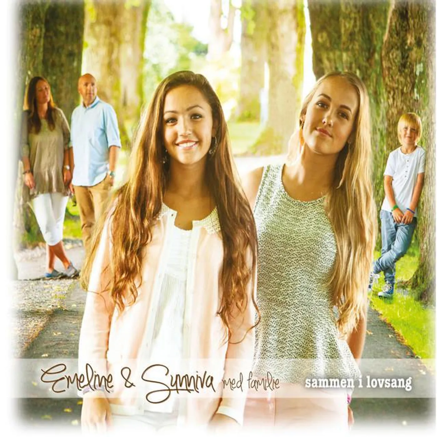 Emeline og Sunniva med familie