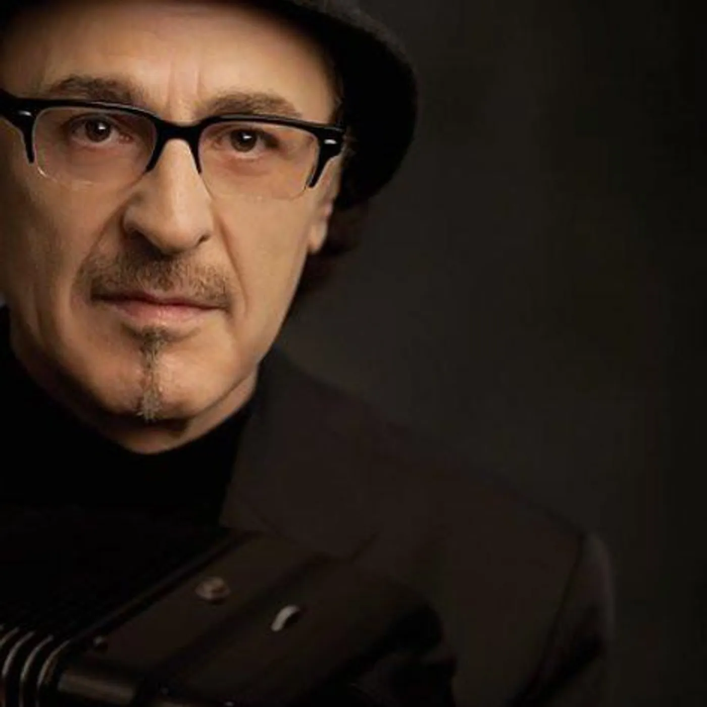 Eduardo De Crescenzo Brand Page