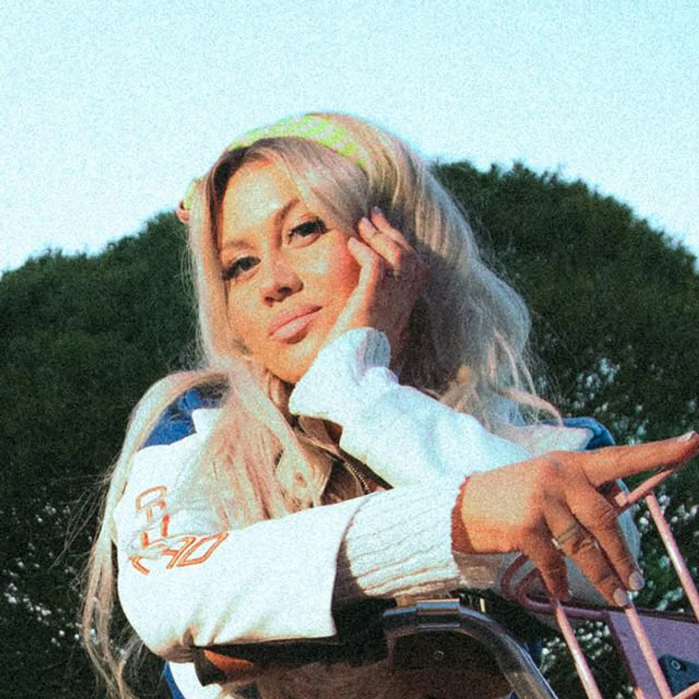 Elina Born Brand Page