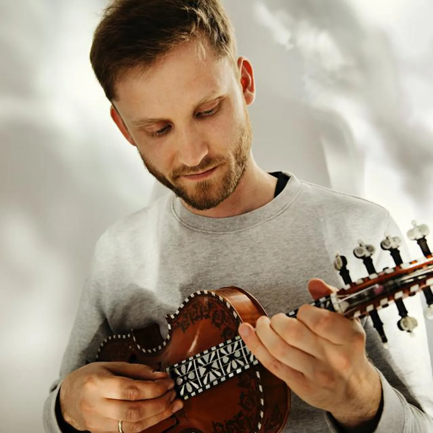 Erlend Apneseth Brand Page