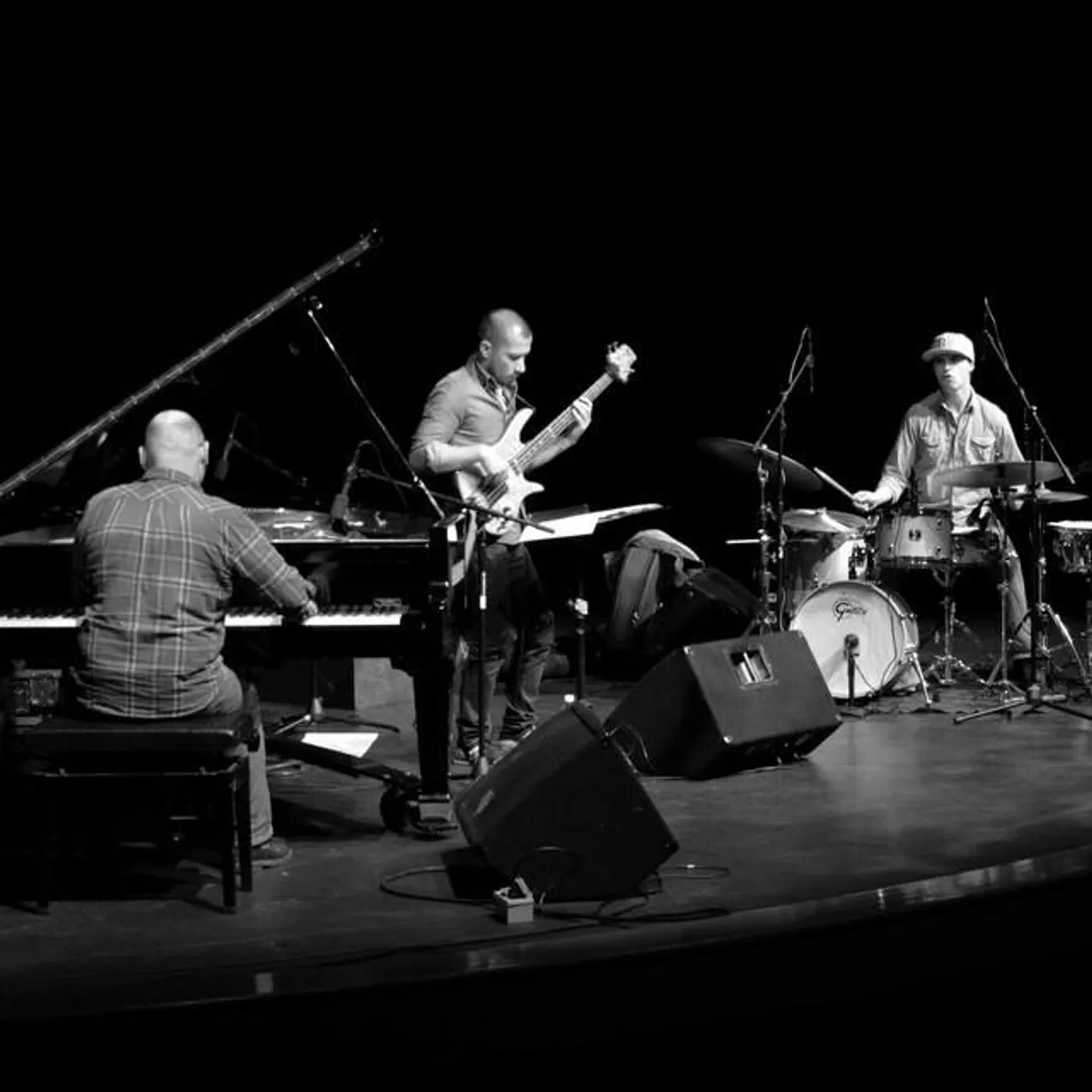 Esteban Herrera Trio Brand Page