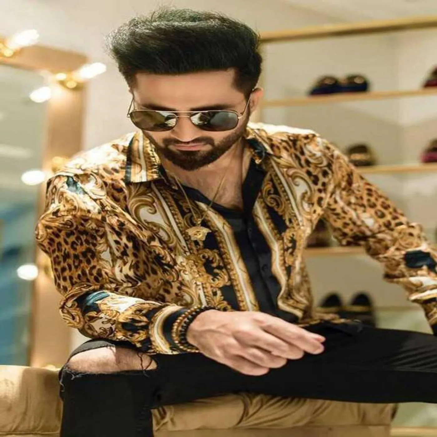Falak shabir