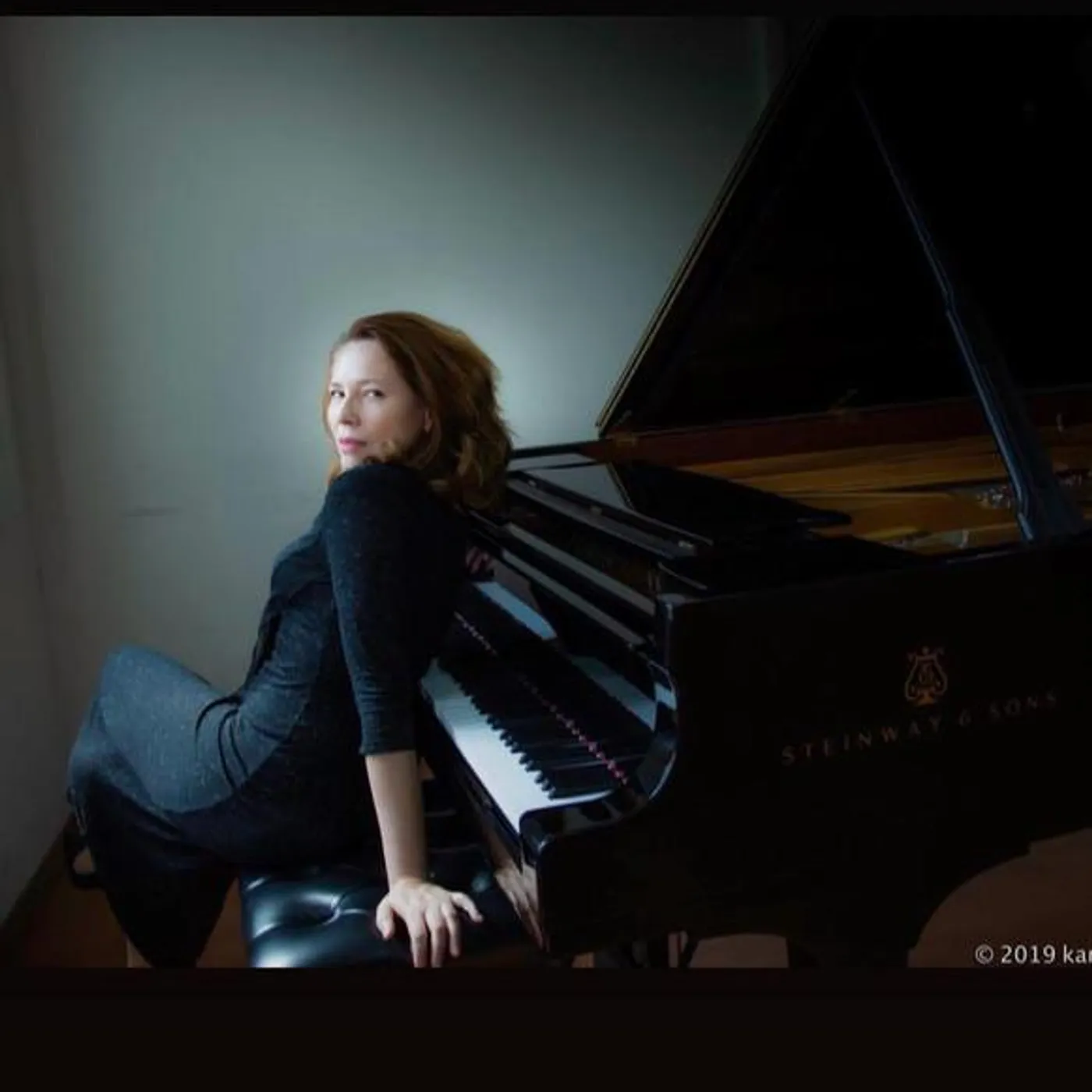 Karin Fernandes Brand Page