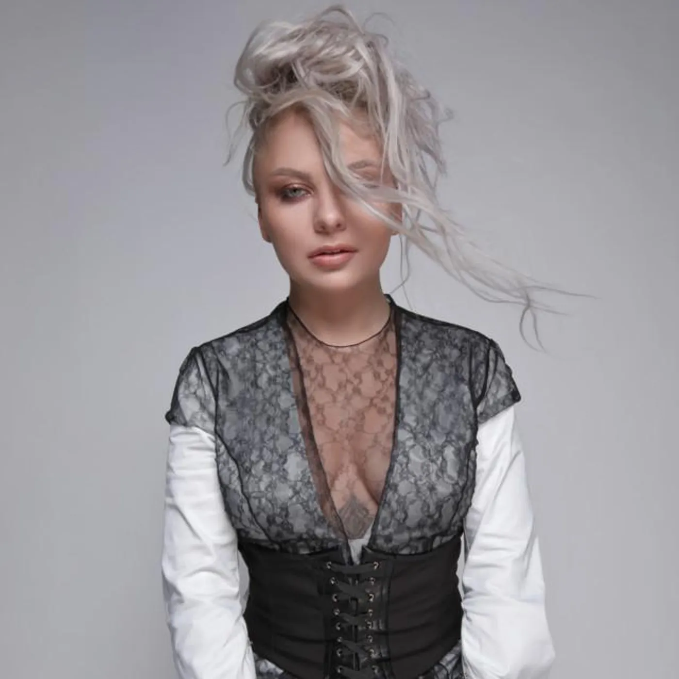 KiRA MaZUR