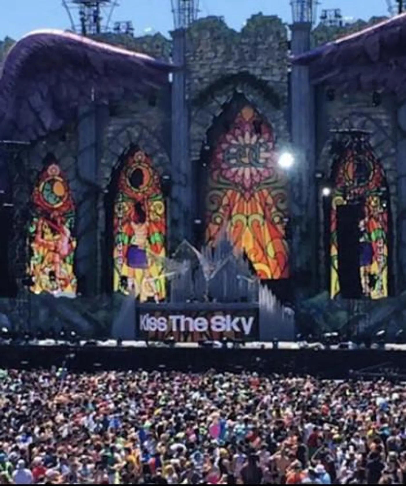 Kiss the sky