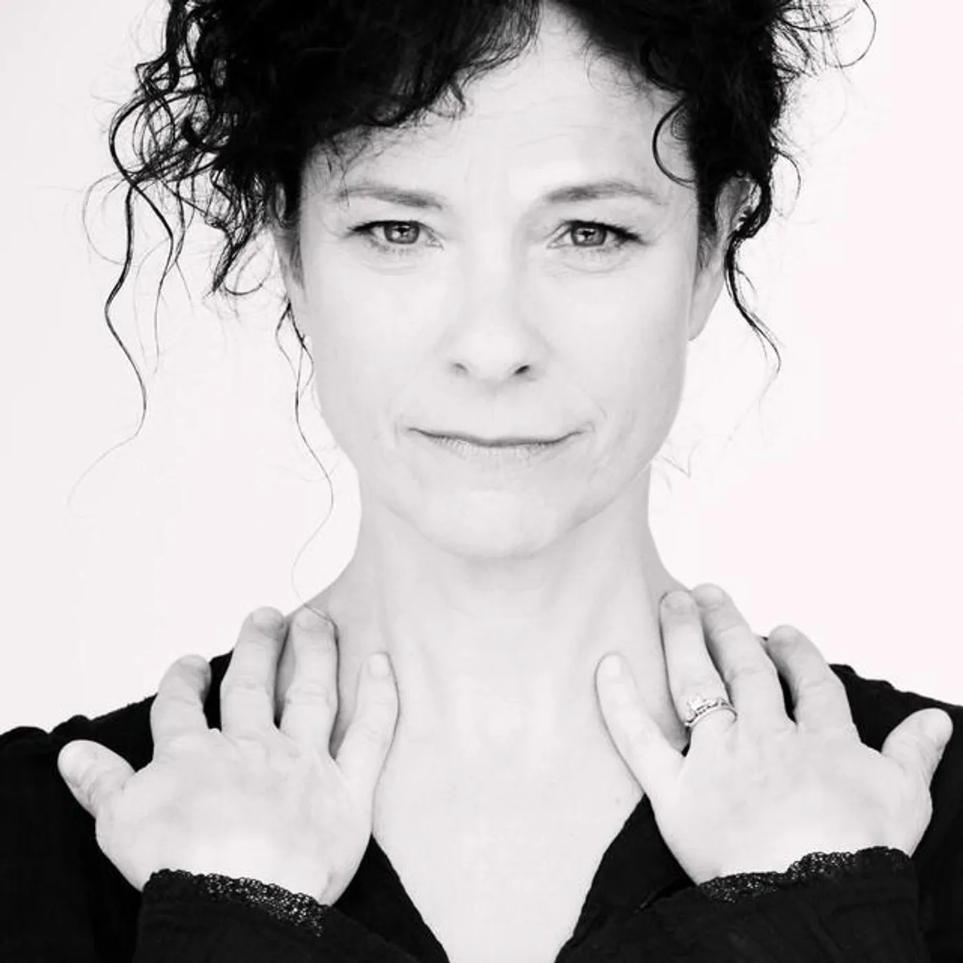 Isabelle Cyr Brand Page