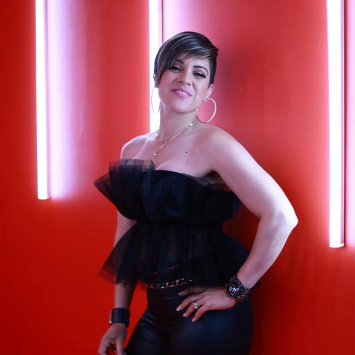 Izis la Enfermera de la Salsa
