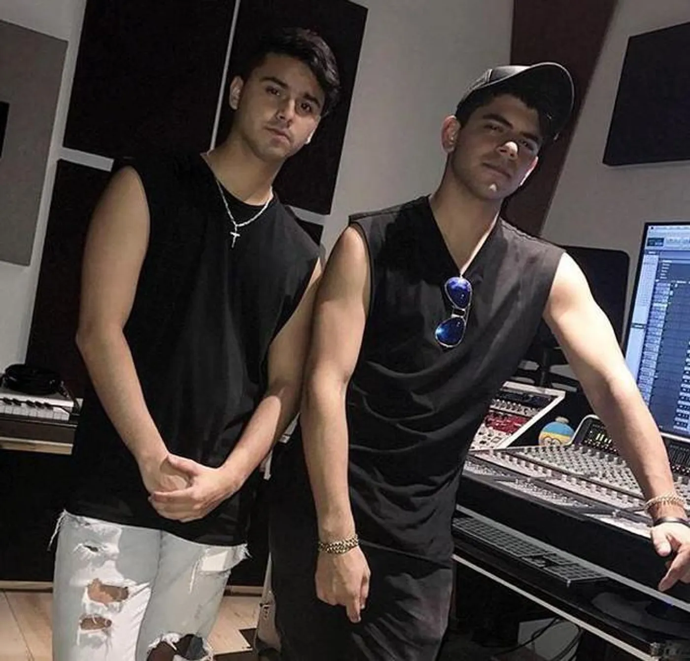 Jota Y Leo