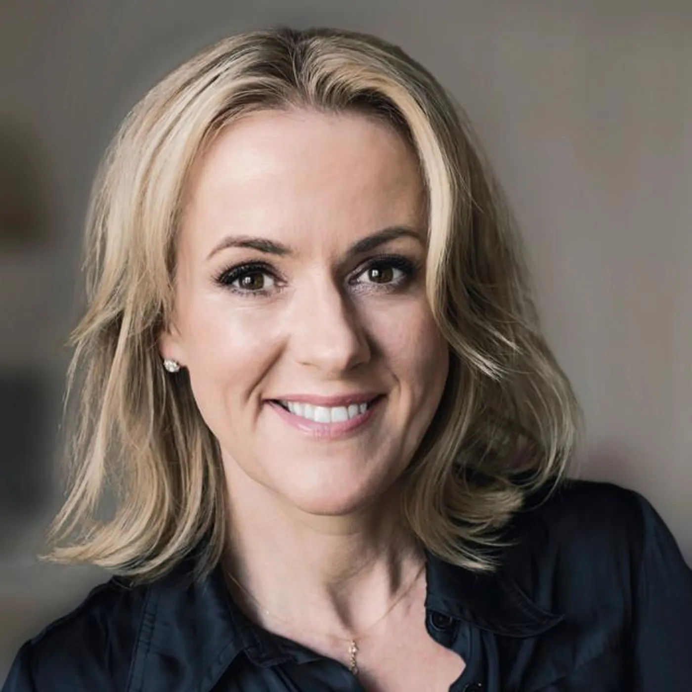 Jojo Moyes Brand Page