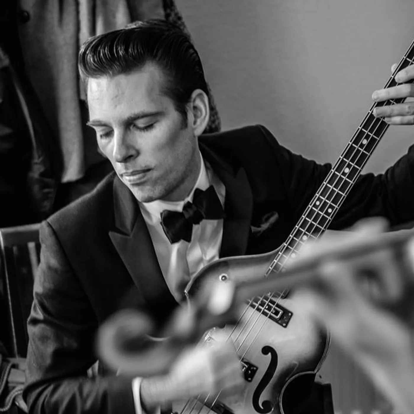 Jherek Bischoff Brand Page