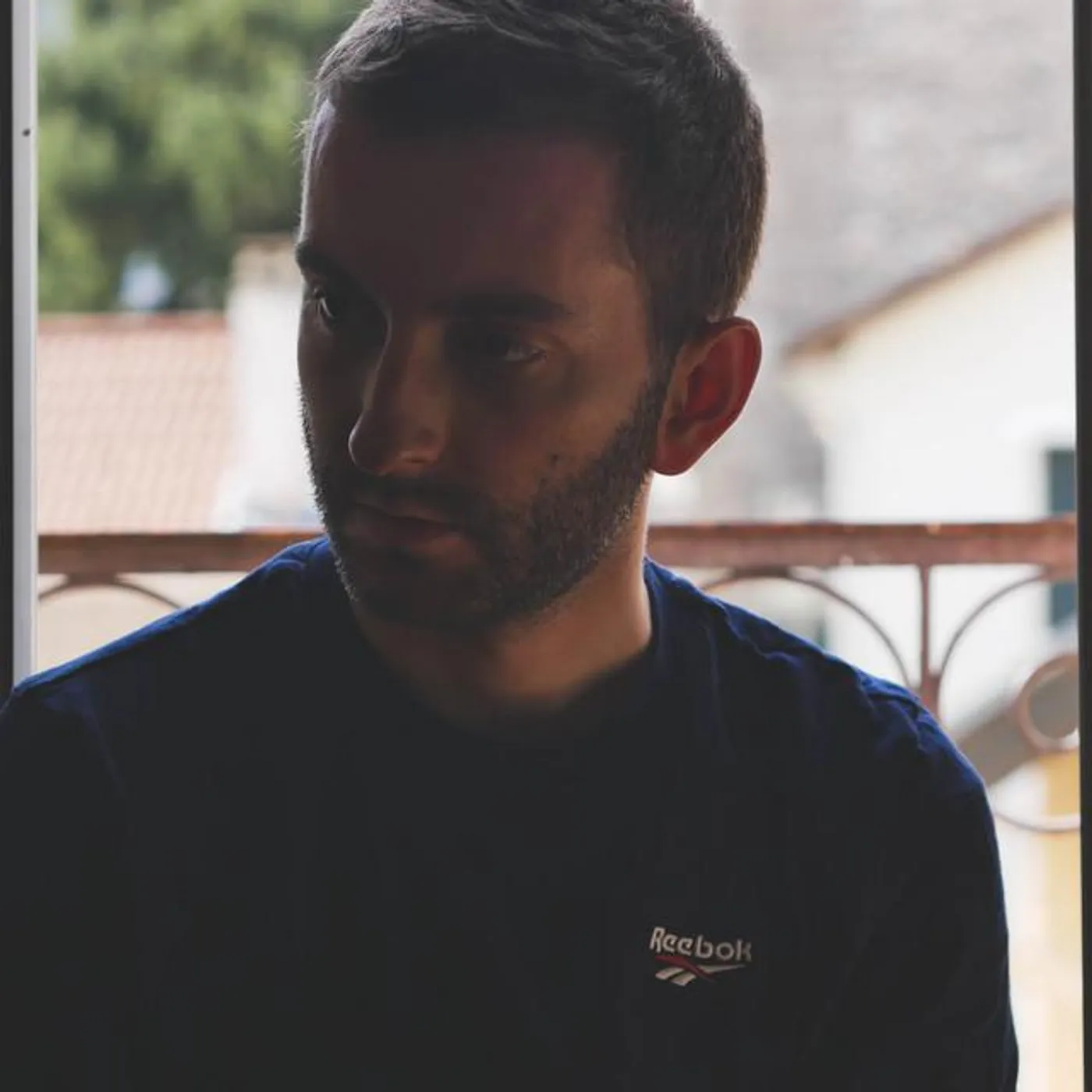 L'Indécis Brand Page