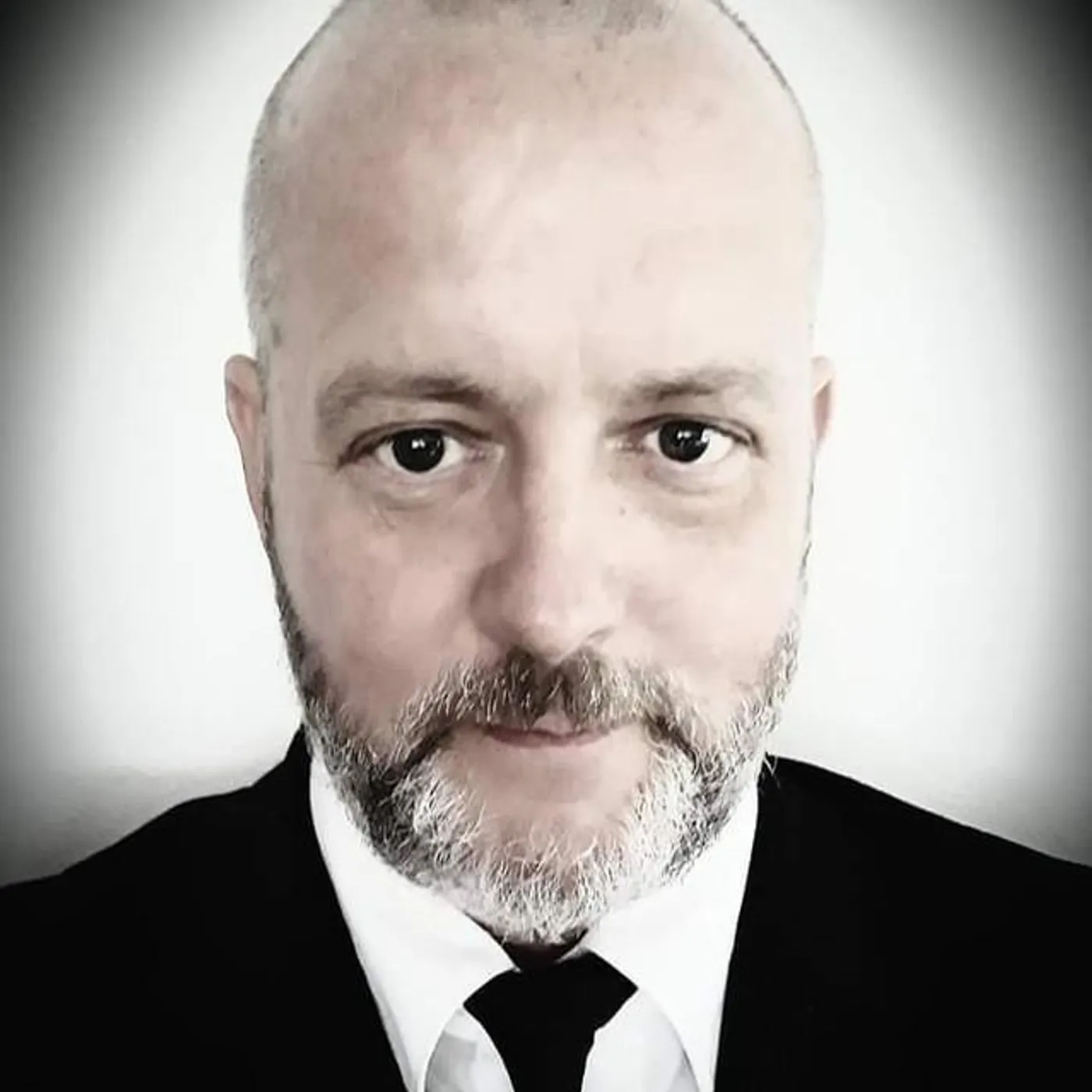 Lárus Sigurðsson Brand Page