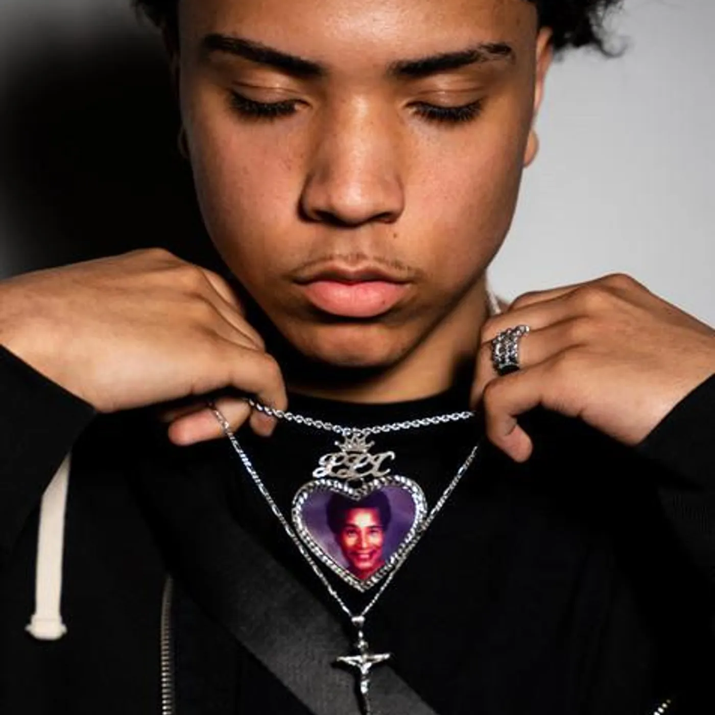 lou deezi Brand Page