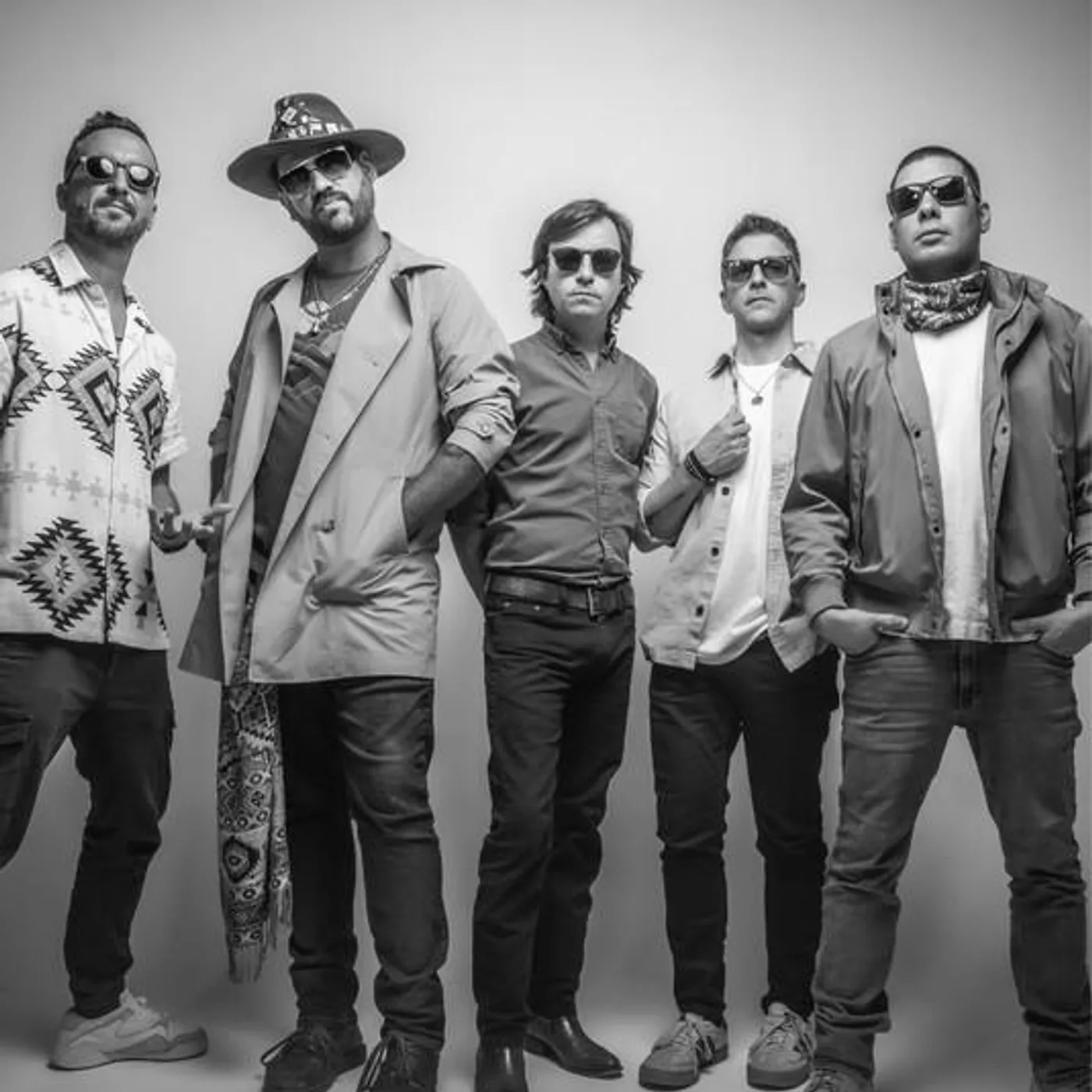 Los Claxons Brand Page