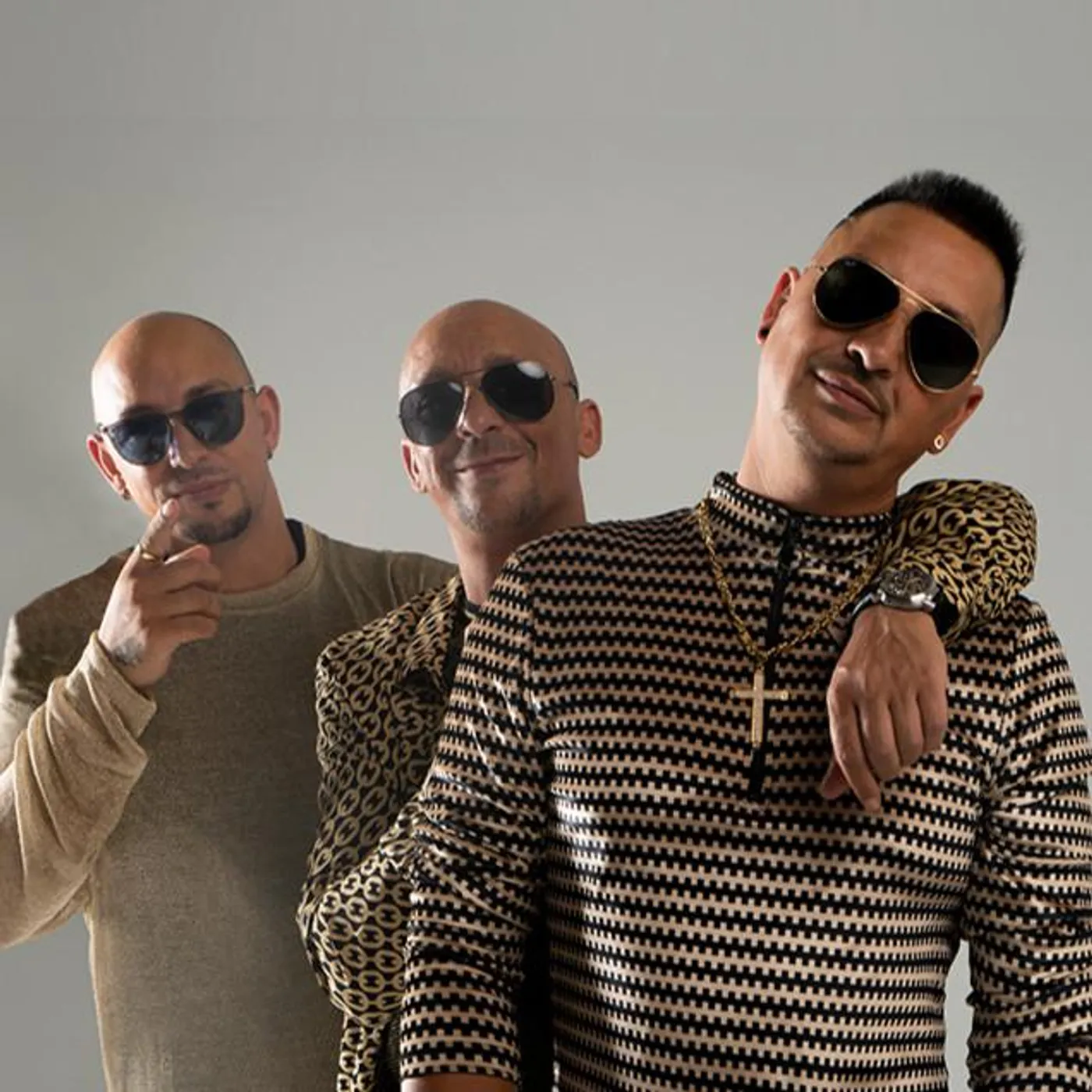 Los Yakis Brand Page