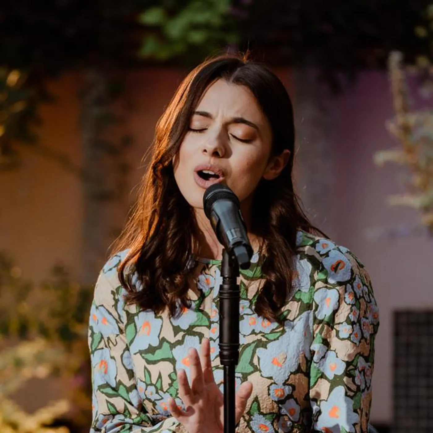 Laura Bretan Brand Page