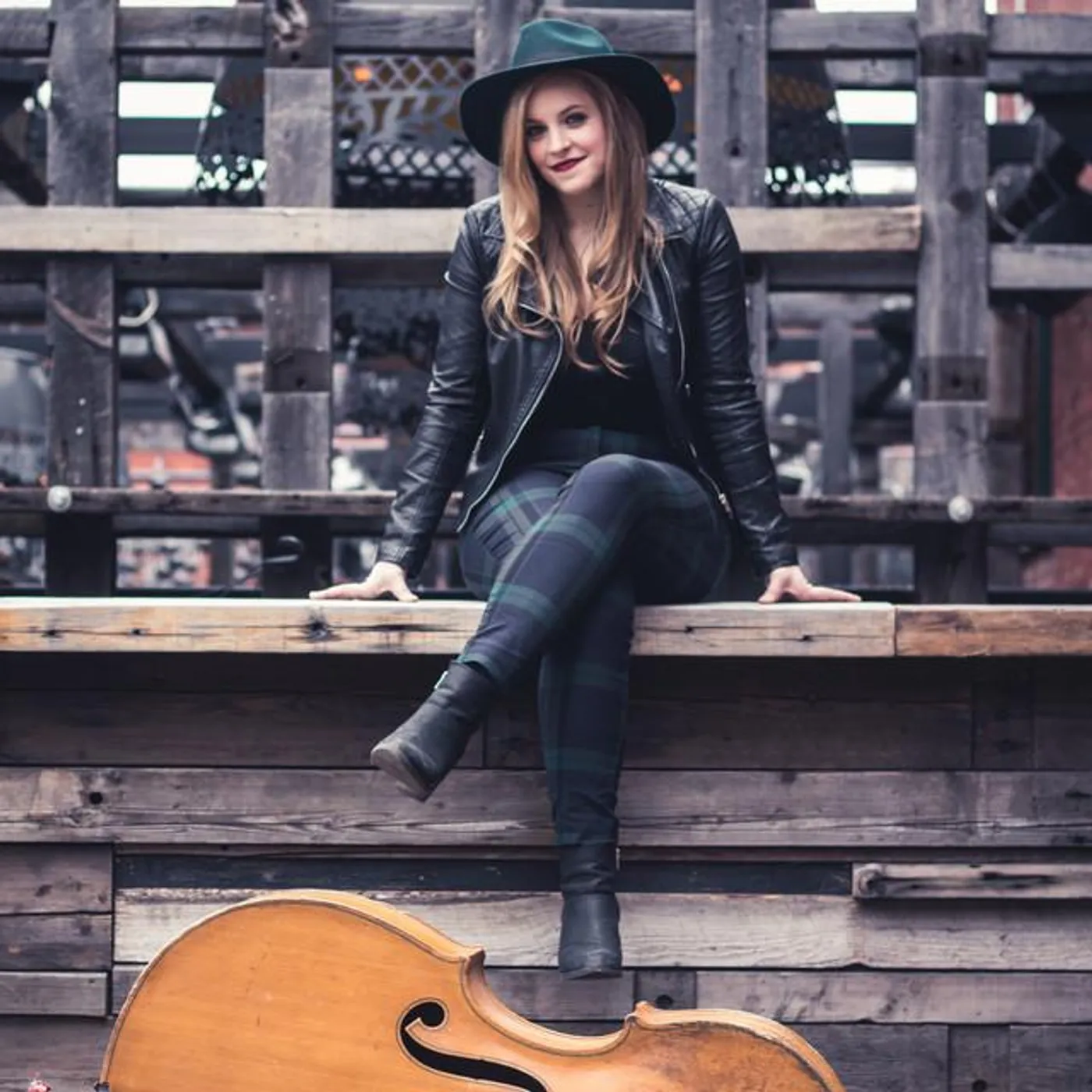 Lauren Falls Brand Page