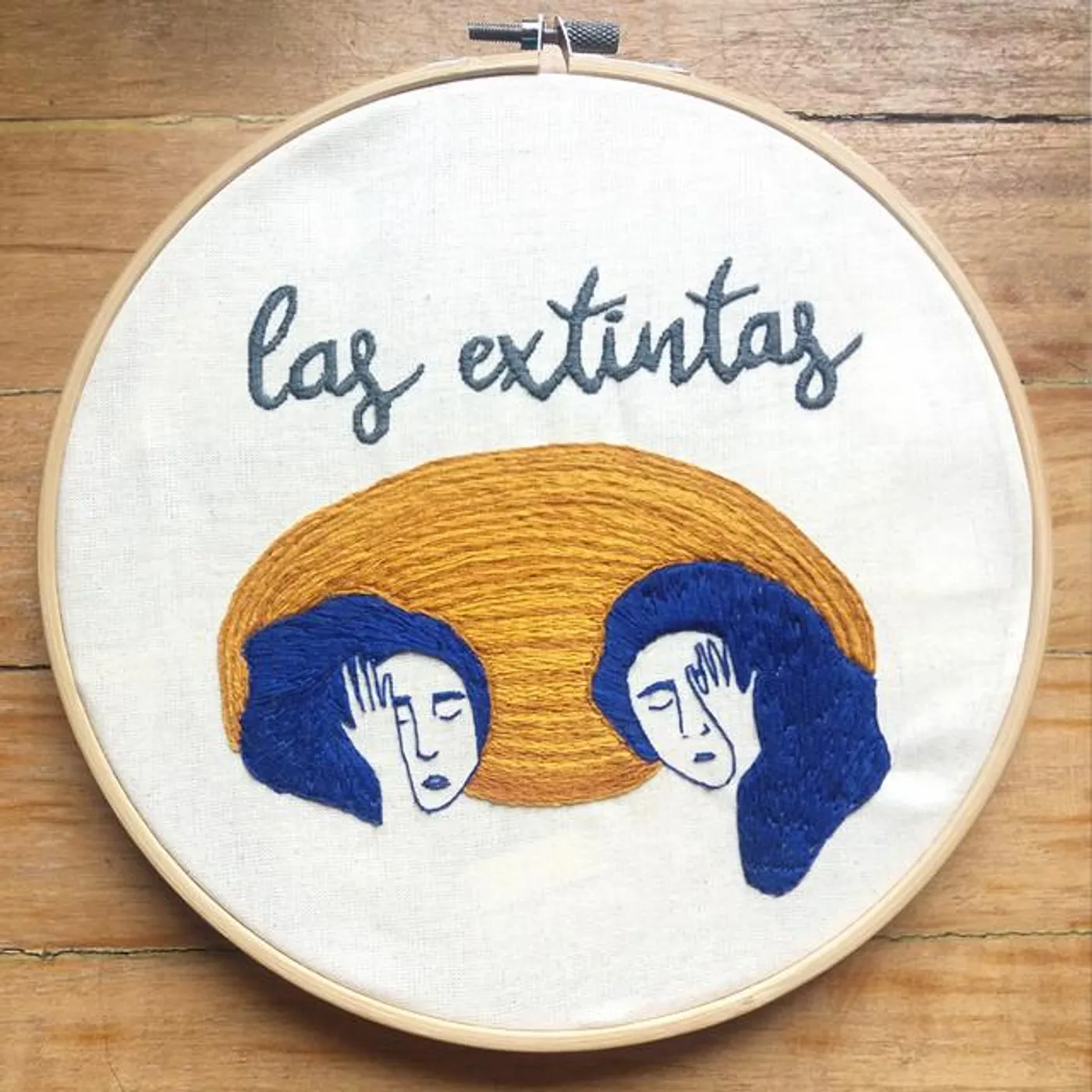 Las Extintas Brand Page